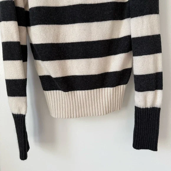 Y2K American Eagle Striped Shawl Collar Sweater in Charcoal Grey and Ivory - Picture 8 of 12